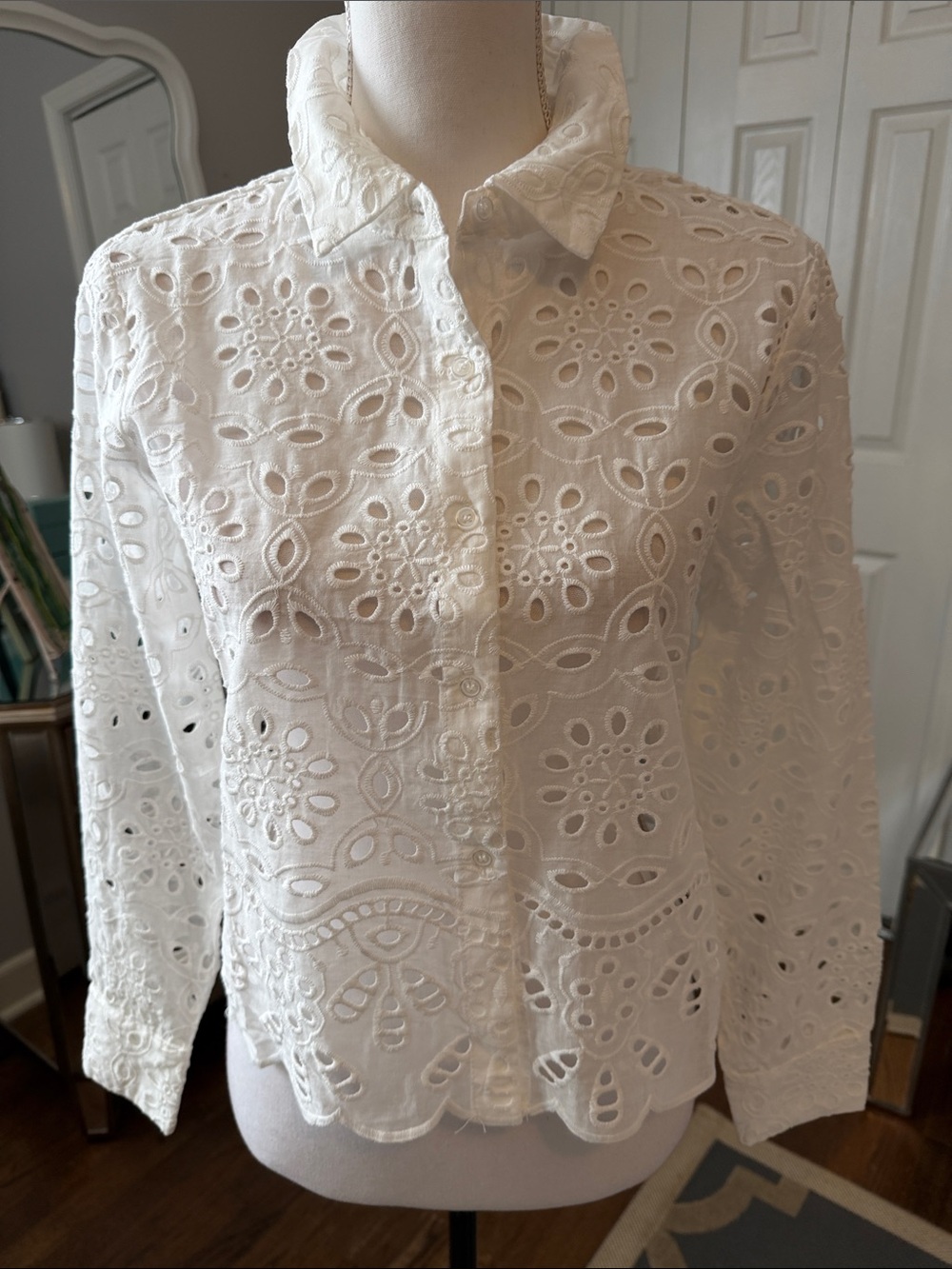 Vigoss White Eyelet Button-Front Women's Top ❤️ Small